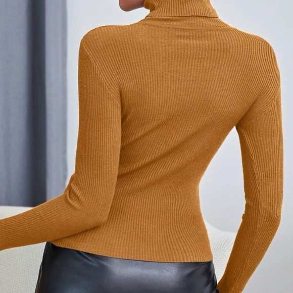 Mustard Brown Ribbed Knit Turtleneck Sweater in M - Picture 3 of 5